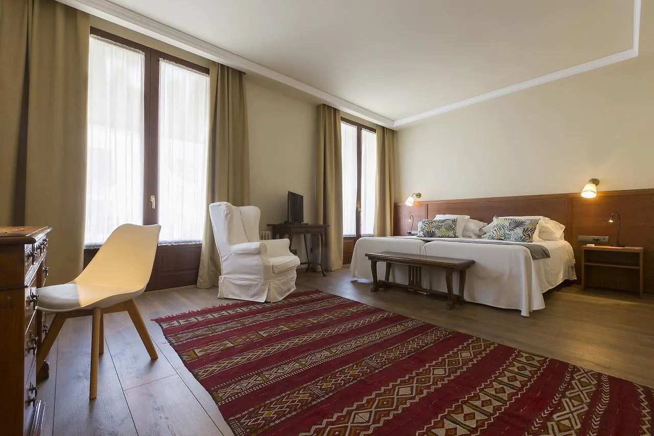 Hotel-Hostal Sport Falset
